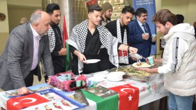 Afyonkarahisar’da, Filistin’in kültürel zenginliklerini tanıtmak amacıyla “Filistin Temalı Uluslararası Kültür