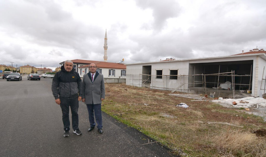 Sandıklı Belediye Başkanı Mustafa Çöl, Sandıklı’da TOKİ bölgesine yapılan Aile