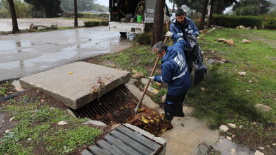 Antalya Büyükşehir Belediyesi, meteorolojinin kuvvetli yağış ve fırtına uyarısı üzerine