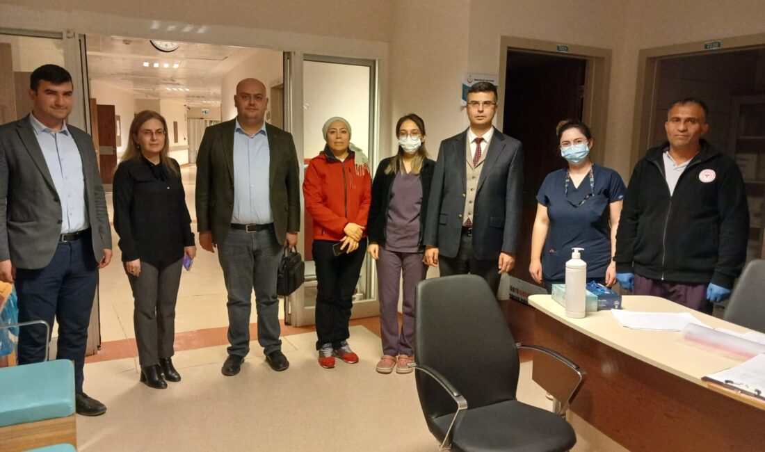 Dinar’da sağlık kuruluşlarını ziyaret eden İl Sağlık Müdürü Serhat Korkmaz,