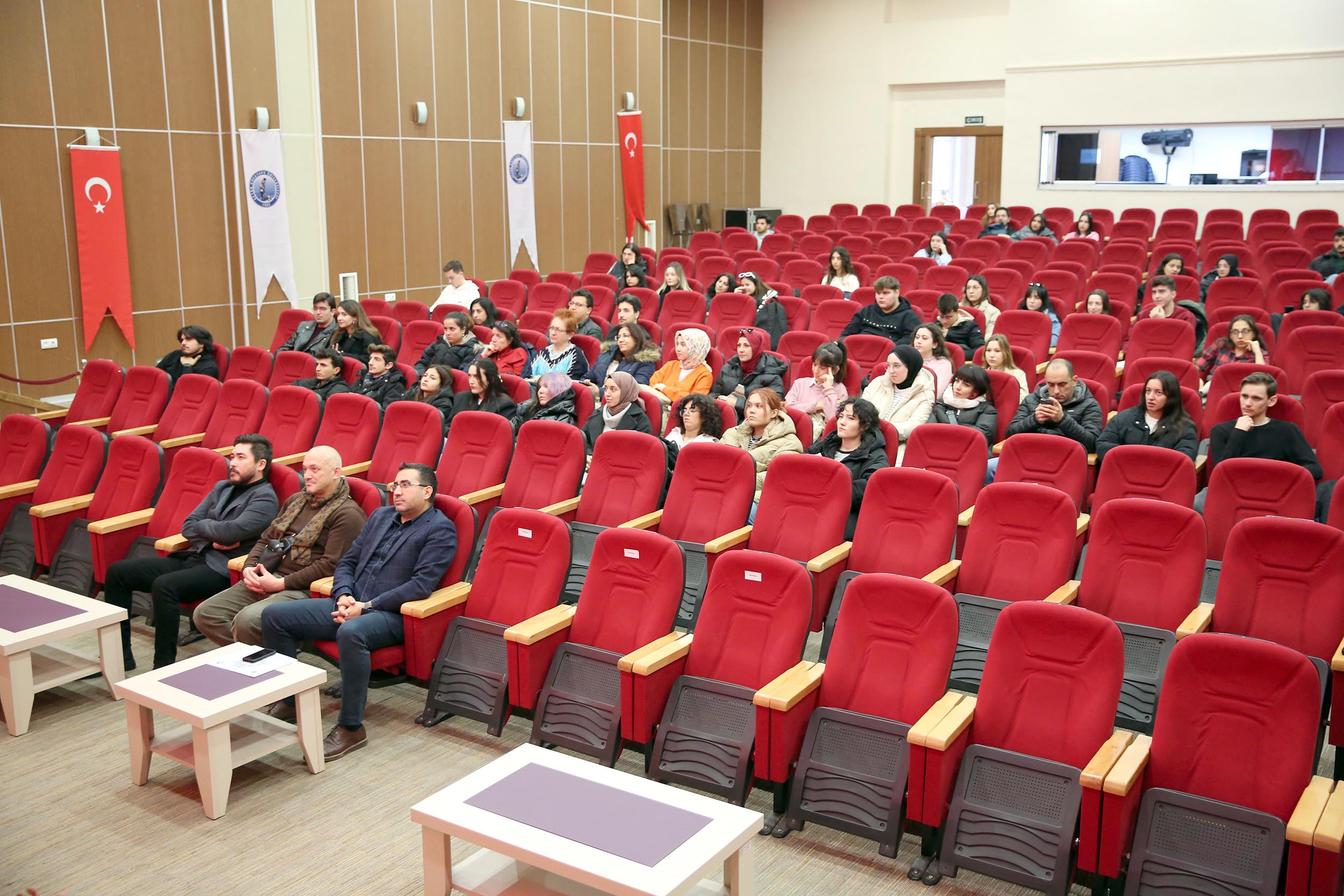 Afyon Kocatepe Üniversitesi (AKÜ) Uluslararası İlişkiler Uygulama ve Araştırma Merkezi