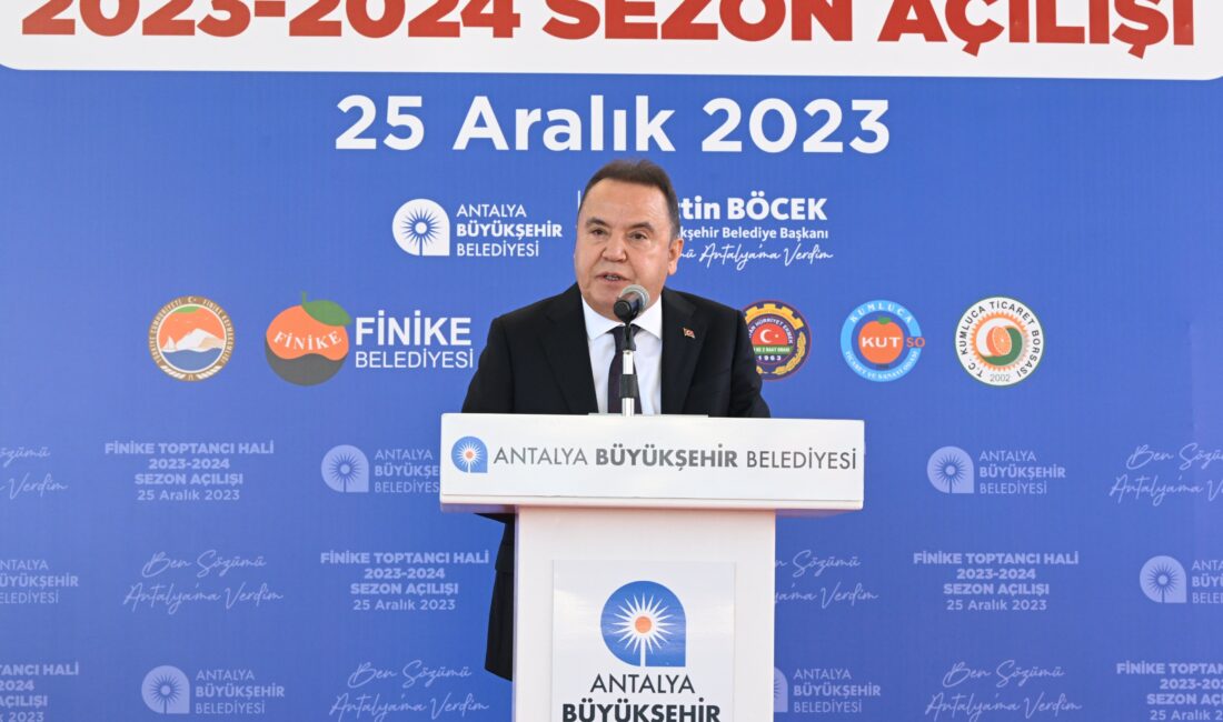 Finike Toptancı Hali yeni sezon açılışına katılan Antalya Büyükşehir Belediye