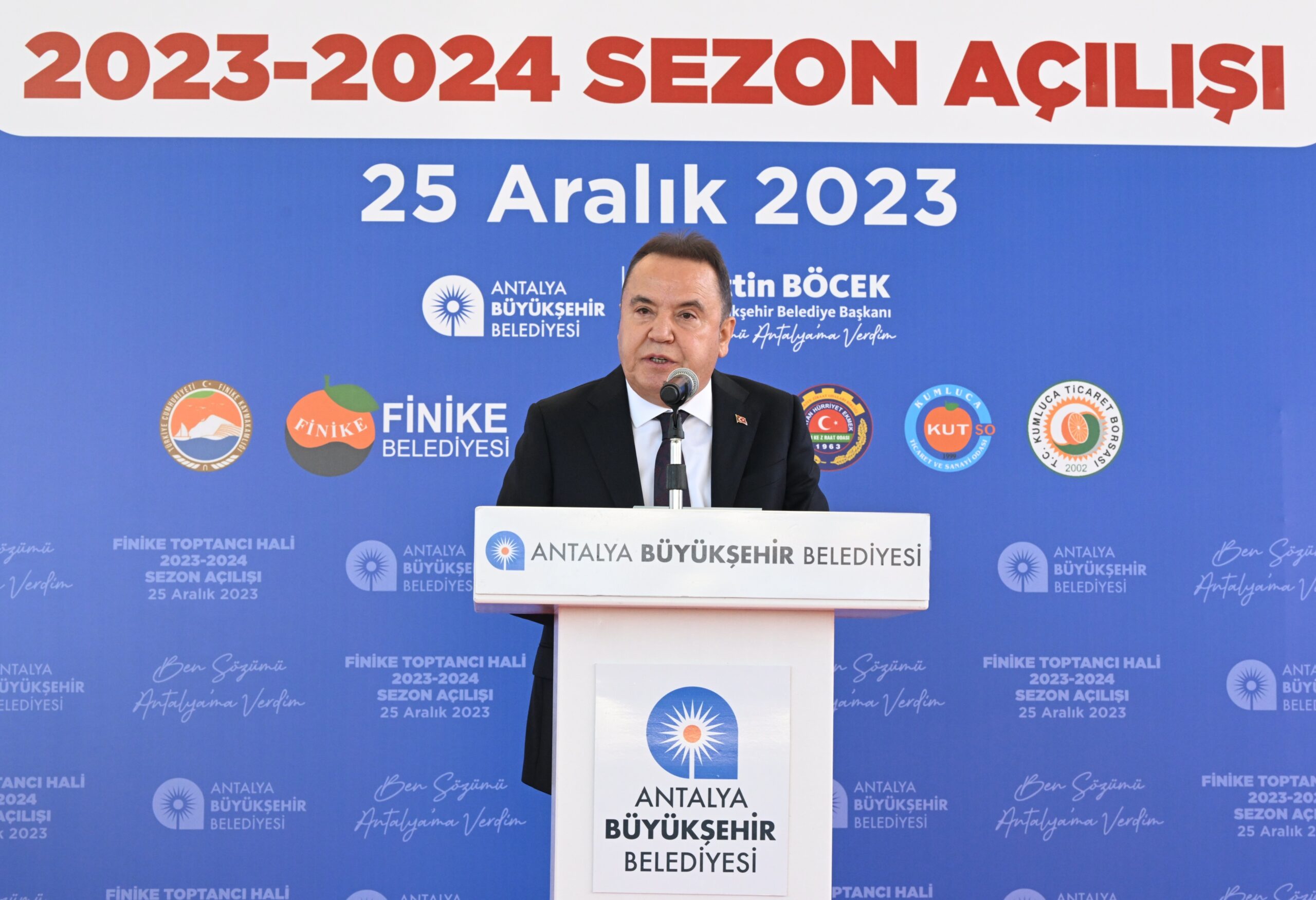 Finike Toptancı Hali yeni sezon açılışına katılan Antalya Büyükşehir Belediye