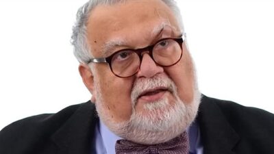 Yunan TV programcısı Ilias Alexiou’un, Celal Şengör’e olan benzerliği sosyal