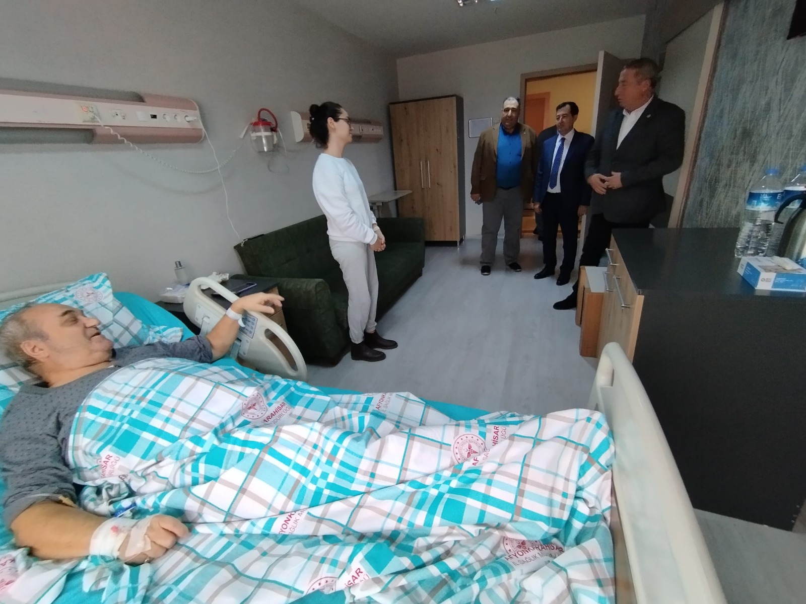 İYİ Parti Afyonkarahisar Milletvekili Hakan Şeref Olgun ve beraberindeki partililerle