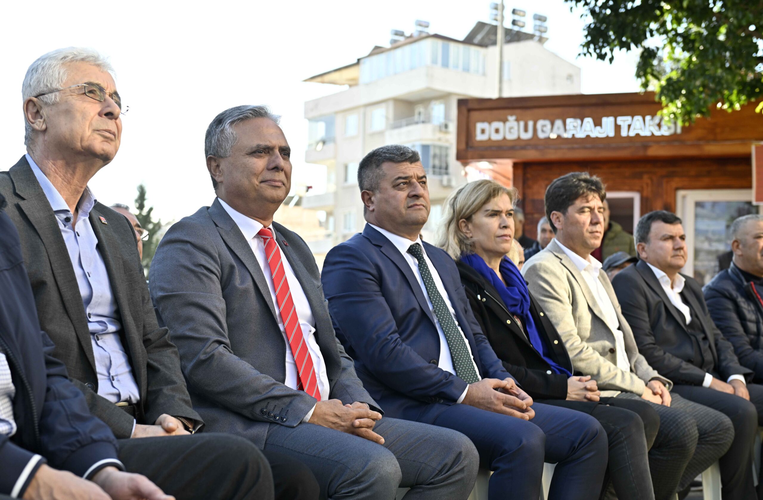 Muratpaşa Belediye Başkanı Ümit Uysal, yapımı ve yenilemesi tamamlanan 108