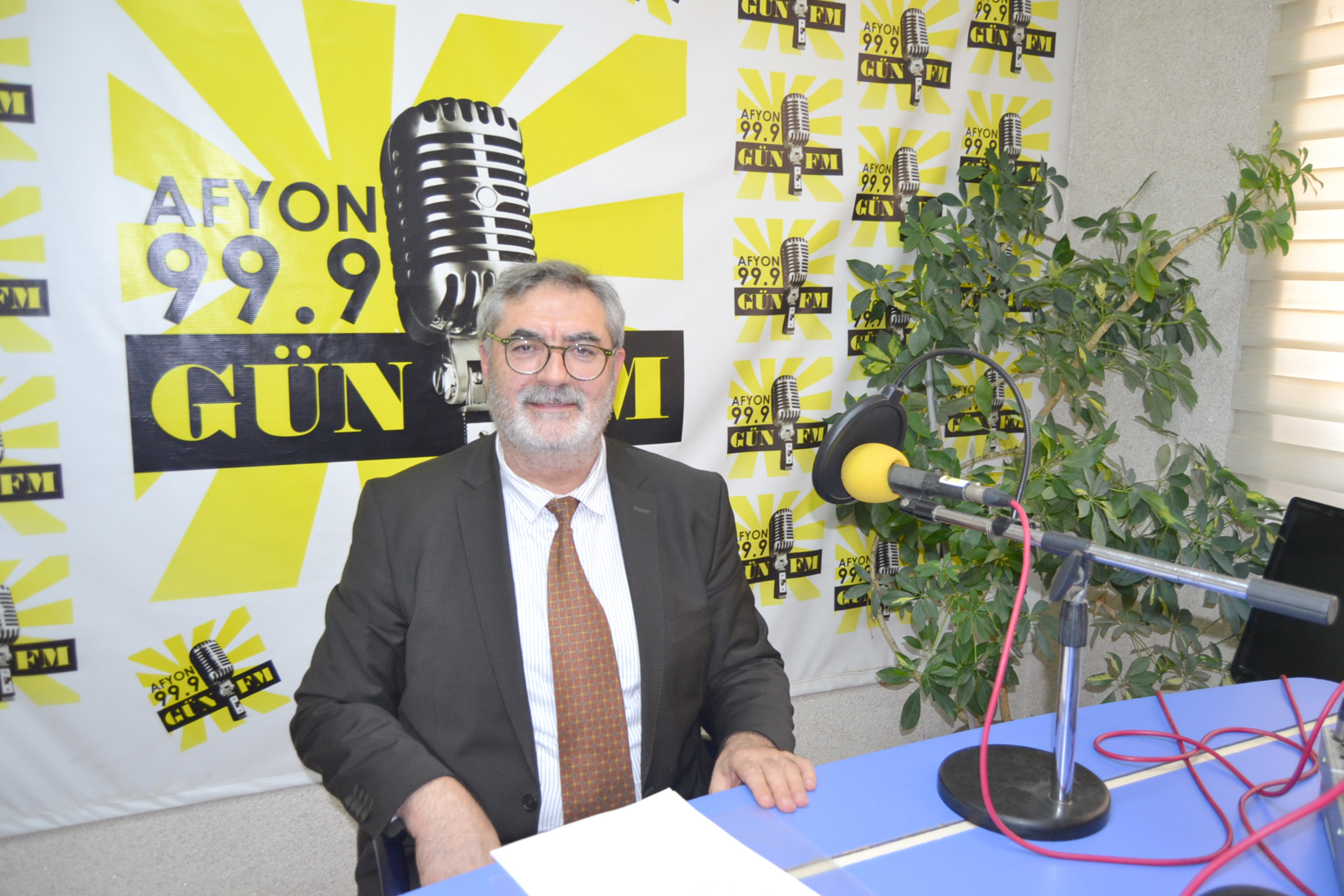 Gün FM’e konuk olan AKÜ İİBF Siyaset Bilimi ve Kamu