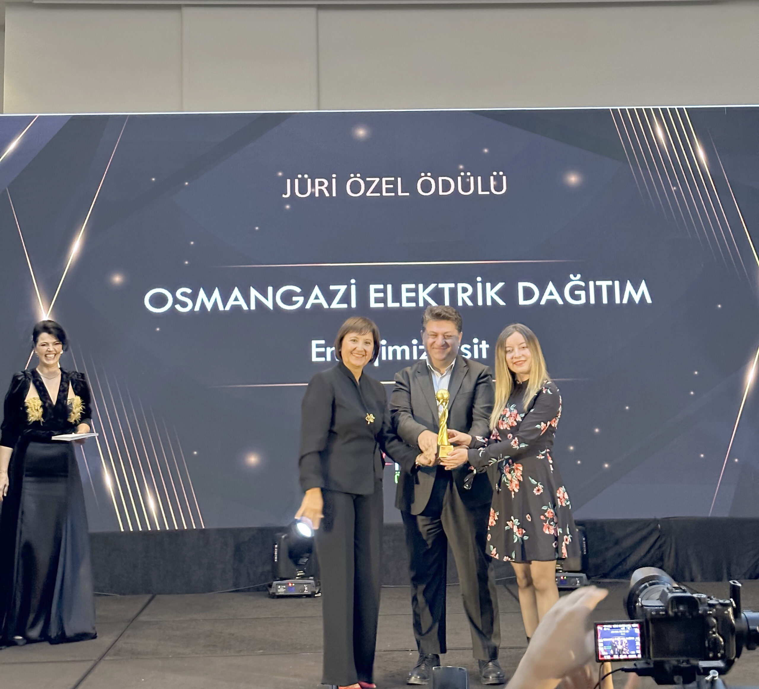 Elektrik dağıtım şirketi OEDAŞ, kadın istihdamının az olduğu enerji sektöründe