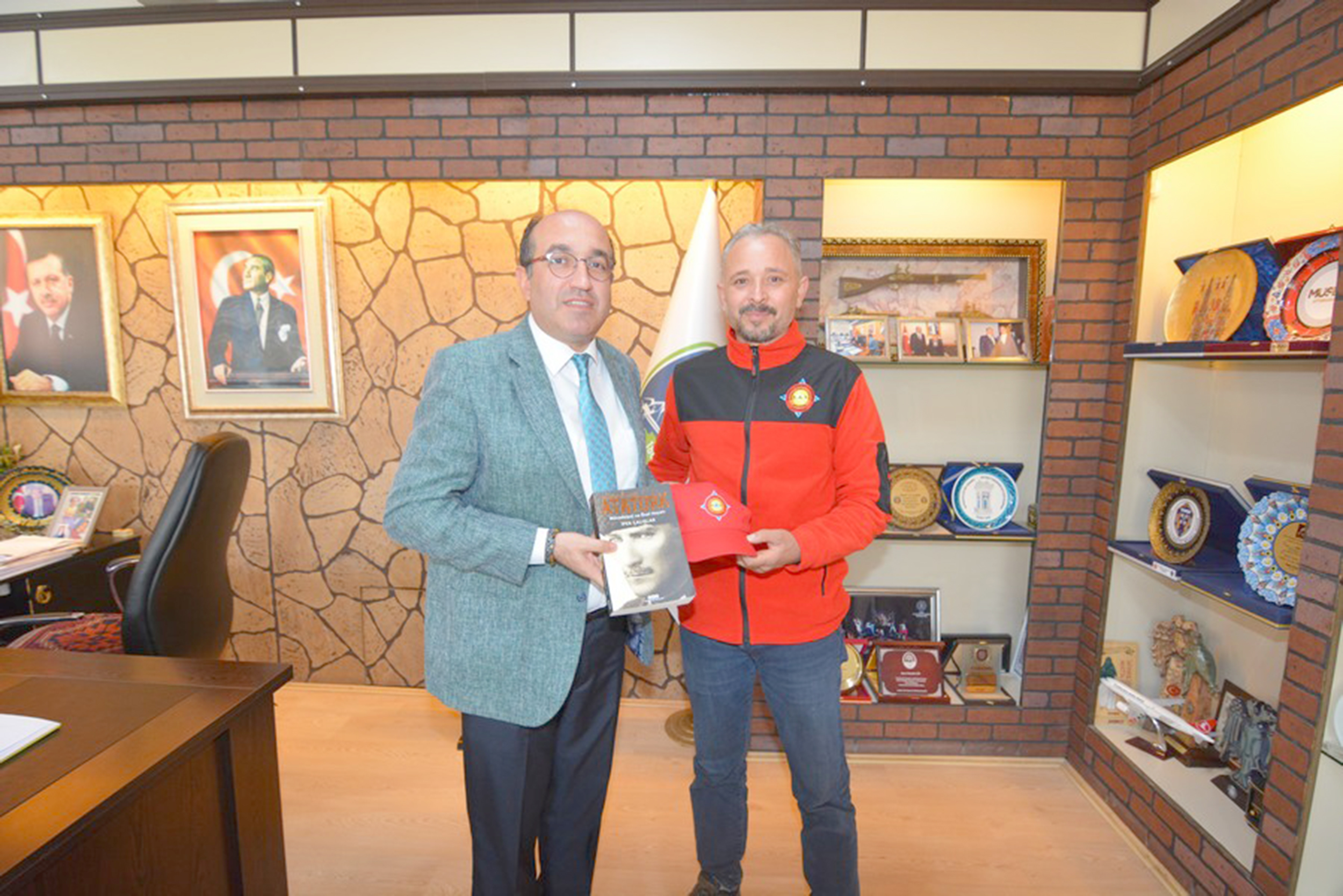 Sandıklı Arama Kurtarma Derneği Başkanı Hüseyin Özgören, Belediye Başkanı Dr.