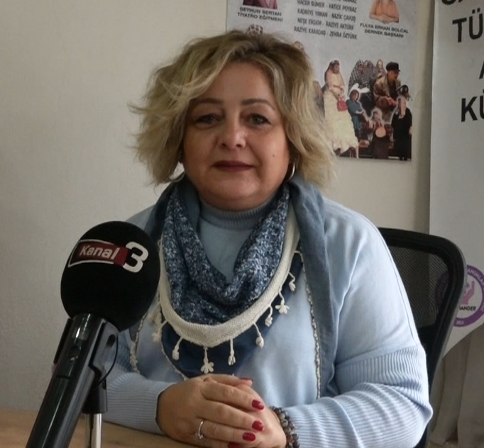Sandıklı ilçesinde Gönüllü Hanımlar Derneği adı altında toplanan kadınlarımız el