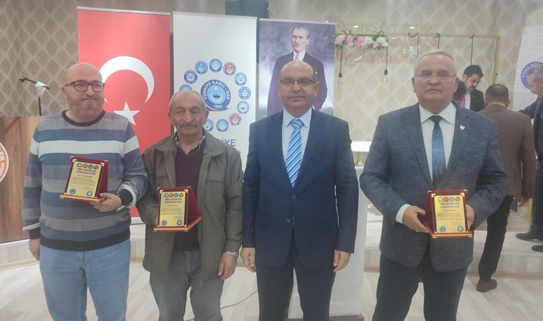 Türk Eğitim Sen Afyonkarahisar Şube Başkanlığı tarafından emekli olan üyelerine