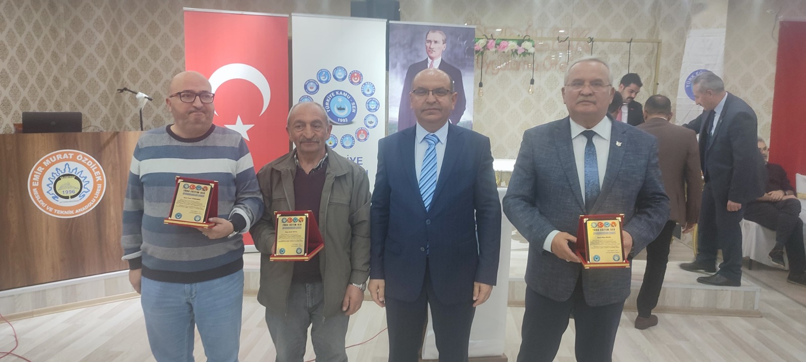 Türk Eğitim Sen Afyonkarahisar Şube Başkanlığı tarafından emekli olan üyelerine