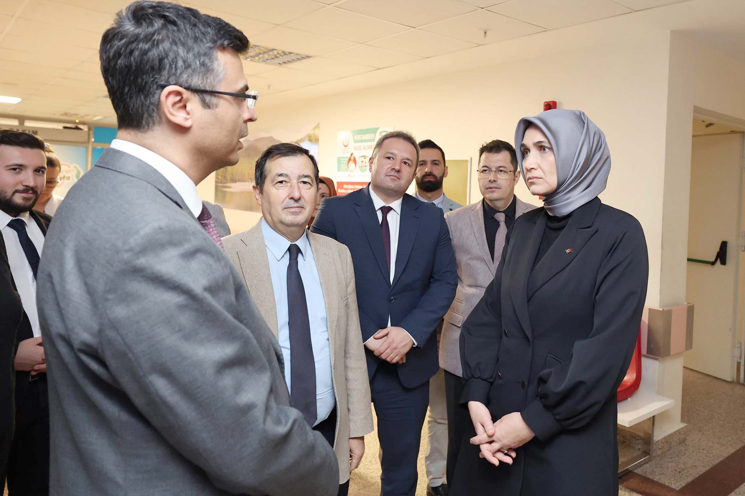 Afyonkarahisar Valisi Kübra Güran Yiğitbaşı, Afyonkarahisar’da temaslarda bulundu. Vali Yiğitbaşı,