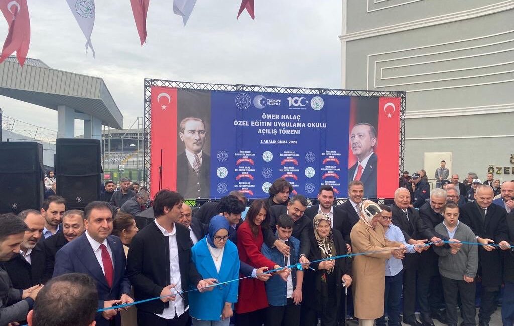 İstanbul Gaziosmanpaşa Mevlana Mahallesi’nde Emirdağlı merhum Ömer Halaç’ın isminin verildiği