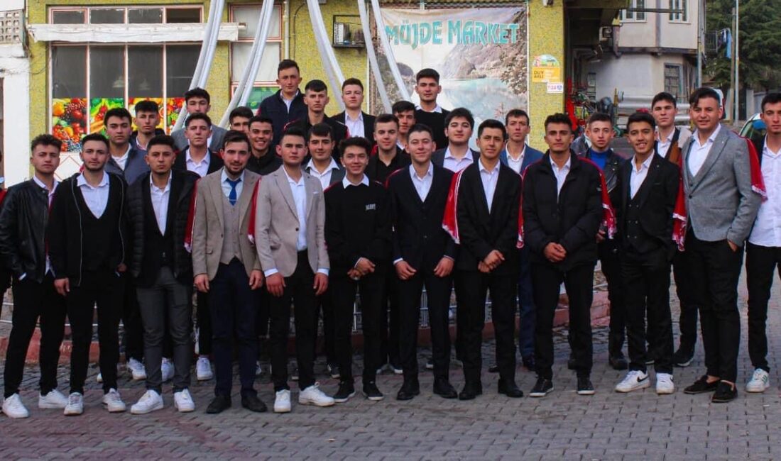 Taşoluk beldesinde Taşoluk Belediyesi tarafından 2004/1 tertip askerler için asker