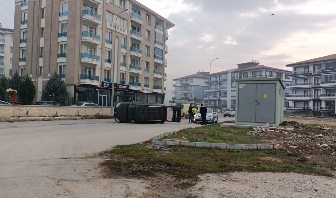 Ucuz Atlatıldı! Selçuklu mahallesinde aşırı hız sebebiyle gerçekleşen trafik kazası ucuz atlatıldı.