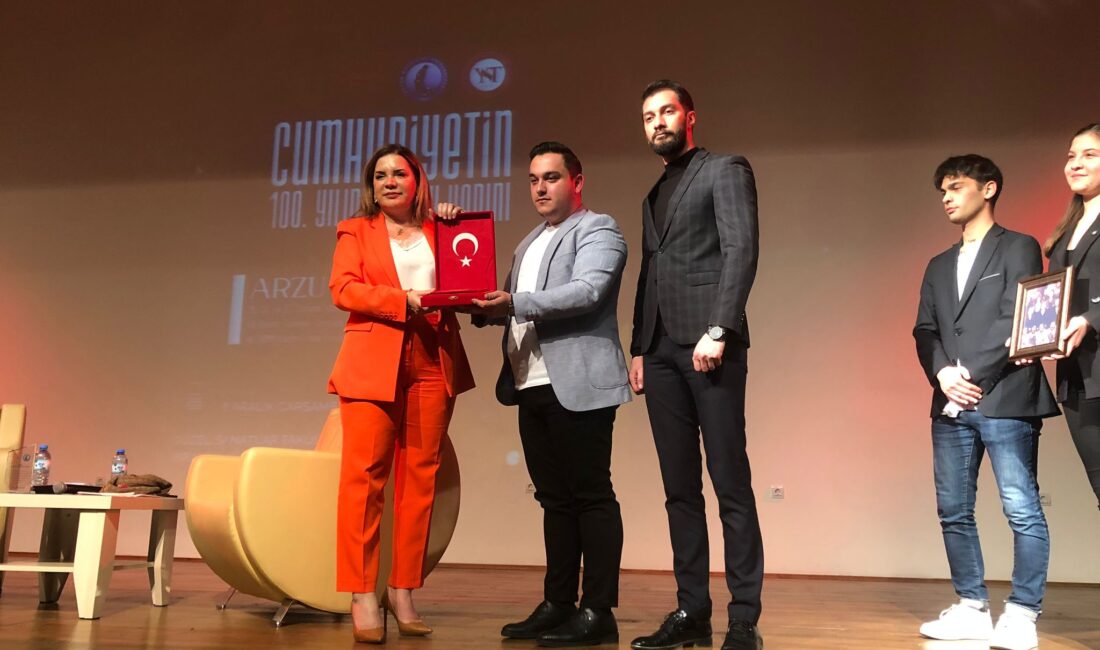 Afyon Kocatepe Üniversitesi Siyaset Bilimi ve Kamu Yönetimi Bölümü Öğrencileri