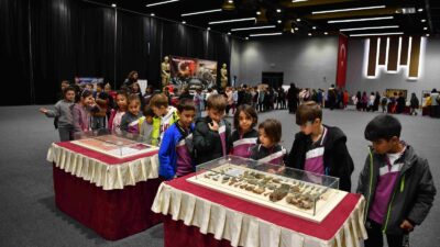 Konyaaltı Belediyesi tarafından Cumhuriyet’in kuruluşunun 100’üncü yıl kutlamaları kapsamında açılan