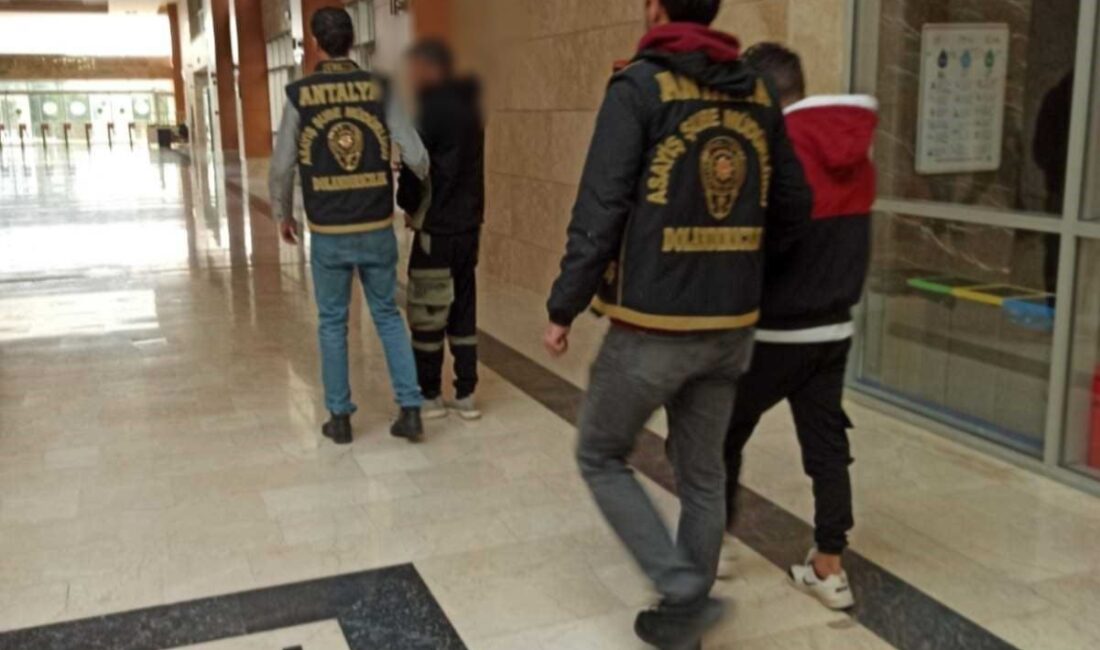   Antalya’da yabancı uyruklu 3 kişiden “Kimlik bilgileriniz elimizde”, “Vatandaşlık