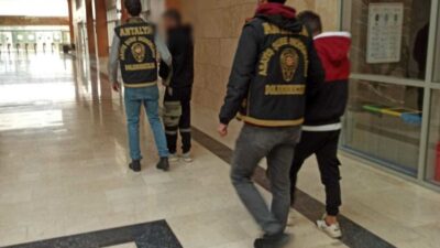   Antalya’da yabancı uyruklu 3 kişiden “Kimlik bilgileriniz elimizde”, “Vatandaşlık