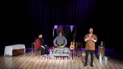 Konyaaltı’nda vatandaşlar ve çocuklar hafta sonu tiyatro keyfi yaşadı. Tiyatro