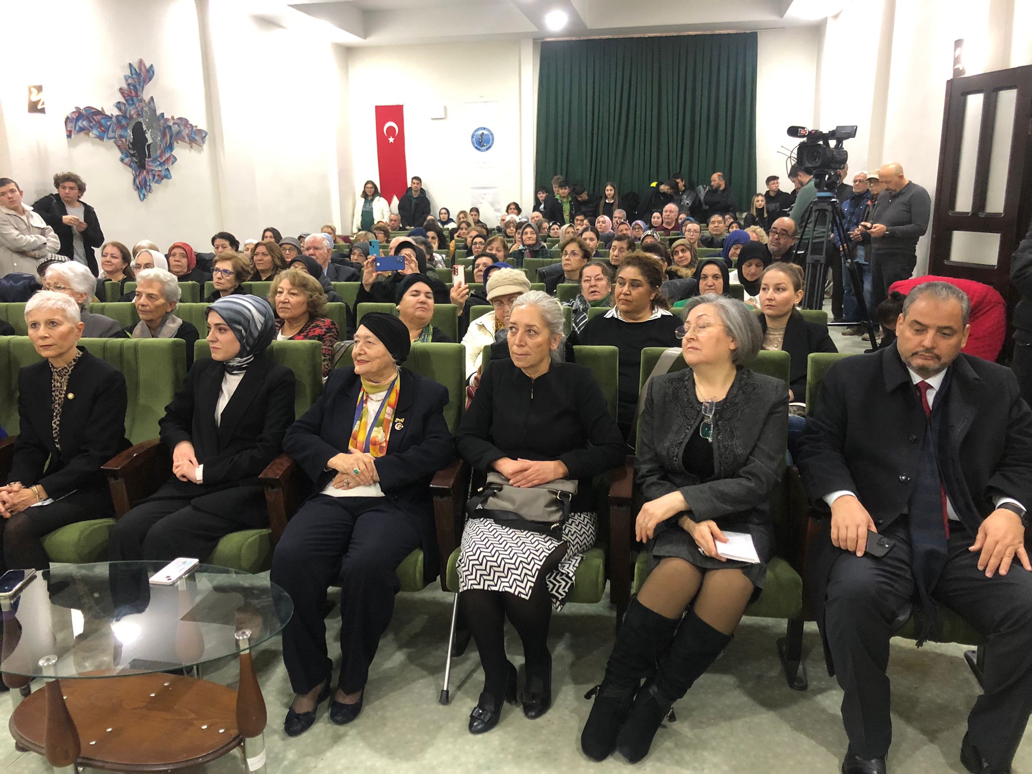 Afyonkarahisar Yazarlar ve Şairler Derneği’nin Türk Anneler Derneği işbirliğinde düzenlediği,