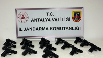 Antalya İl Jandarma Komutanlığı’na bağlı ekipler, ihbar üzerine seyir halindeki