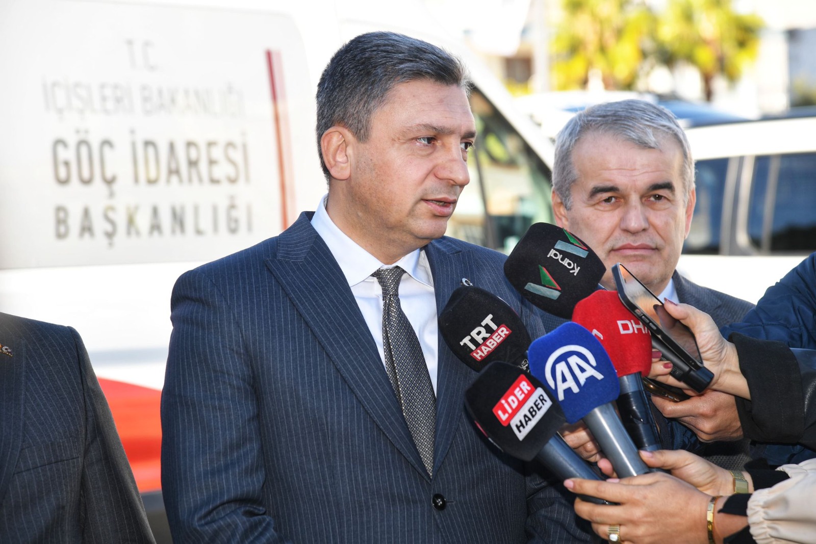 ANTALYA Valisi Hulusi Şahin, kentte en çok ikamet izni alanların