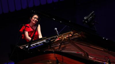 Müziği ve mizahı birleştiren dünyaca ünlü piyano ikilisi “Queenz Of