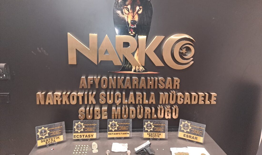Narkotik, torbacıyı avladı Afyonkarahisar Emniyet Müdürlüğü’ne bağlı Narkotik Suçlarla Mücadele Şube Müdürlüğü ekipleri,