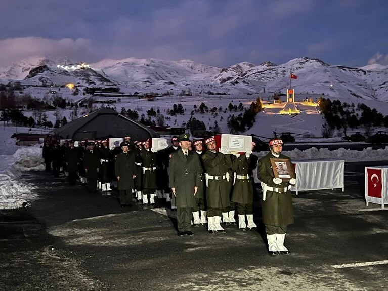 Millî Savunma Bakanı Yaşar Güler ve beraberindeki TSK Komuta Kademesi,