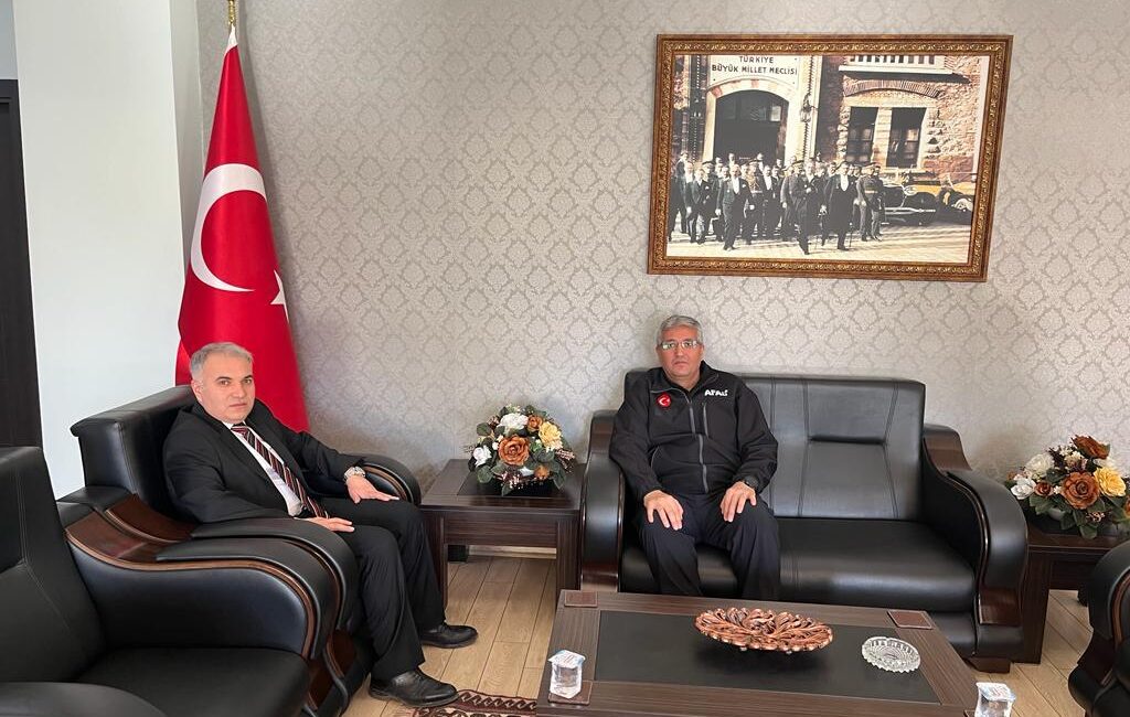 Dinar ilçesinde kamu kurum ve kuruluşları ile muhtarlara yönelik afet