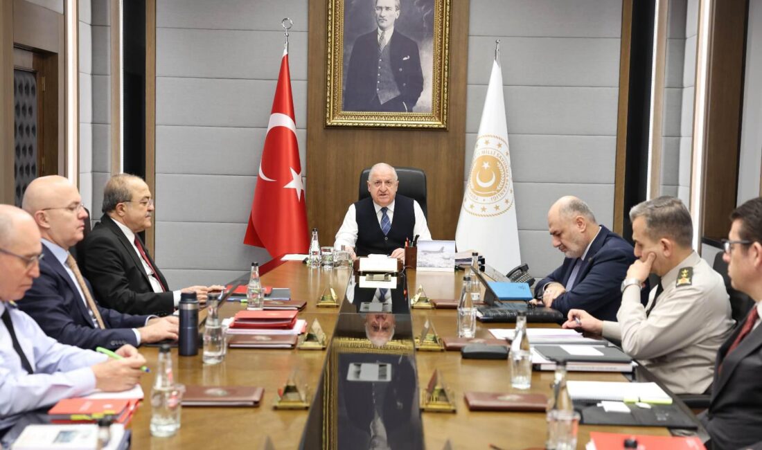 Millî Savunma Bakanı Yaşar Güler başkanlığında; Genelkurmay Başkanı Orgeneral Metin