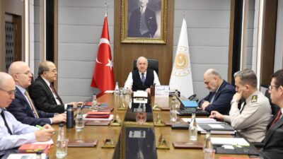 Millî Savunma Bakanı Yaşar Güler başkanlığında; Genelkurmay Başkanı Orgeneral Metin