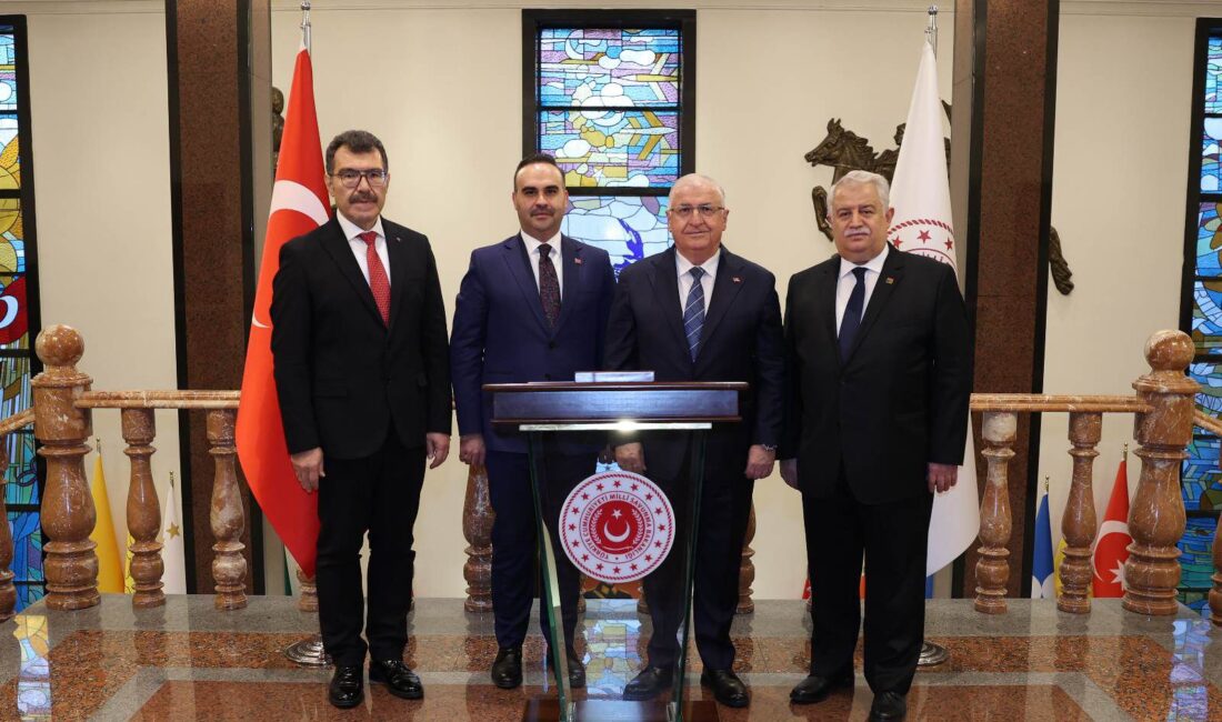 Bakan Güler’e taziye ziyaretleri Sanayi ve Teknoloji Bakanı Mehmet Fatih Kacır, beraberinde TÜBİTAK Başkanı