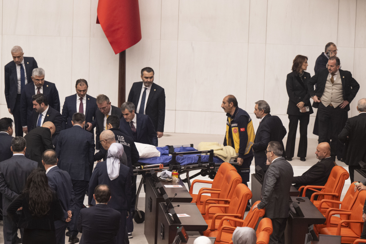TBMM Genel Kurulu’nda, Saadet Partisi Kocaeli Milletvekili Hasan Bitmez, kürsüde