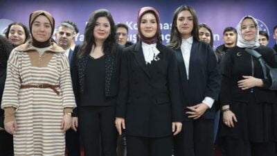   Devlet Korumasındaki Gençlerin Kamu Kurumlarına Yerleştirilmesi Töreninde konuşan Aile