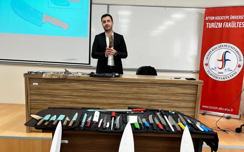 Afyon Kocatepe Üniversitesi (AKÜ) Turizm Fakültesinde “Akademi, Sektör ve Öğrenci