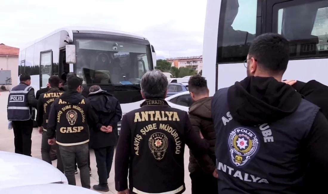 Antalya Polisi, telefon ya da internet üzerinden dolandırıcılık yapanlara yönelik