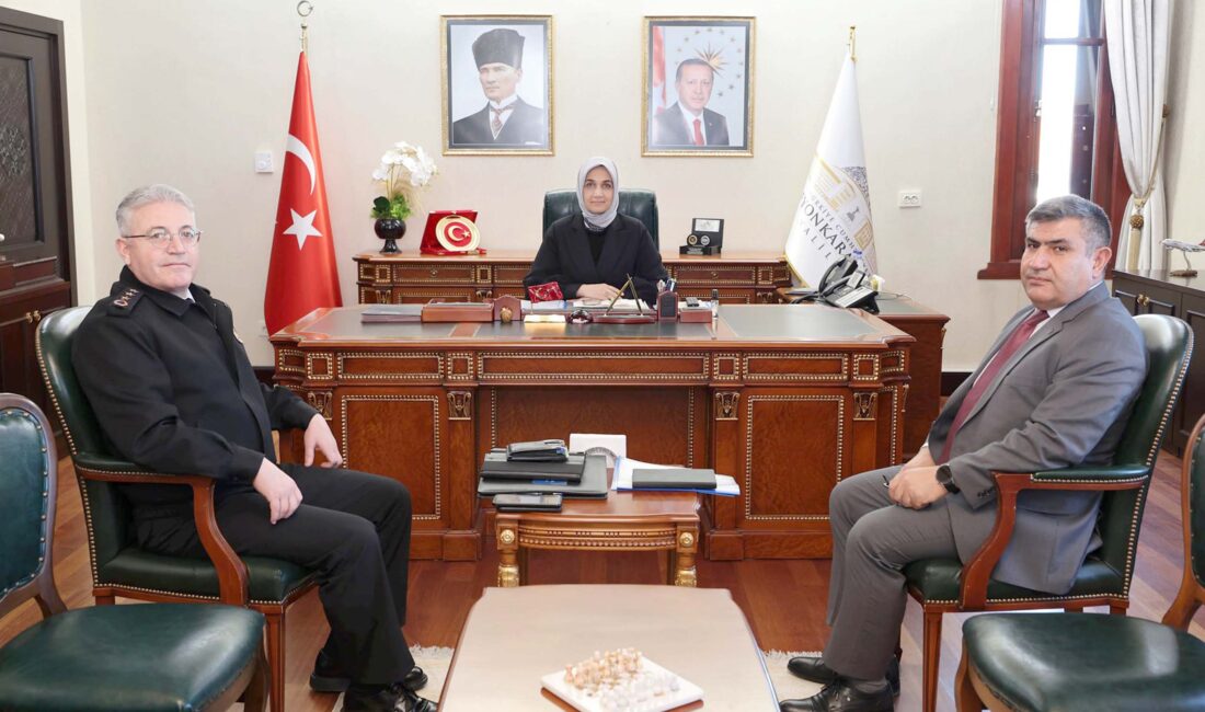 Vali Doç. Dr. Kübra Güran Yiğitbaşı başkanlığında İl Jandarma Komutanı