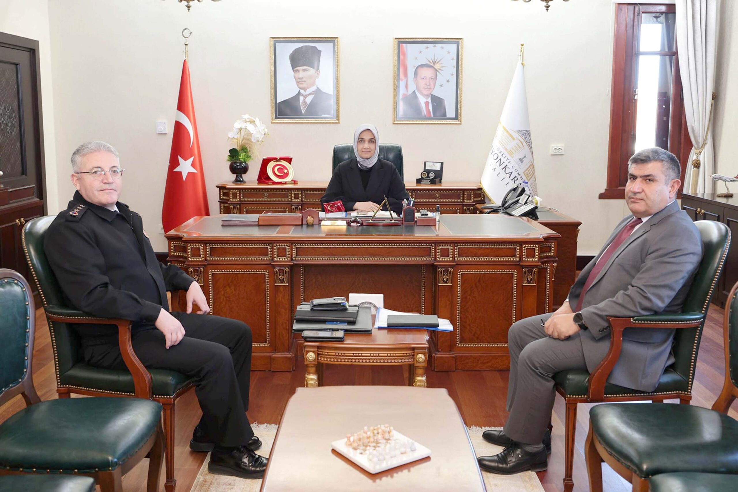 Vali Doç. Dr. Kübra Güran Yiğitbaşı başkanlığında İl Jandarma Komutanı