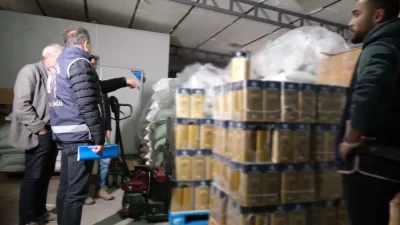 Antalya Polisi, sahte ve taklit zeytin yağlarını bilinen bir marka