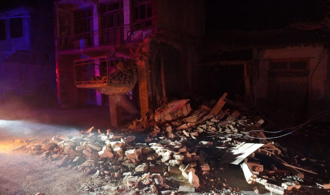 Çin’in kuzeybatısında meydana gelen 6.2 büyüklüğündeki depremde en az 118