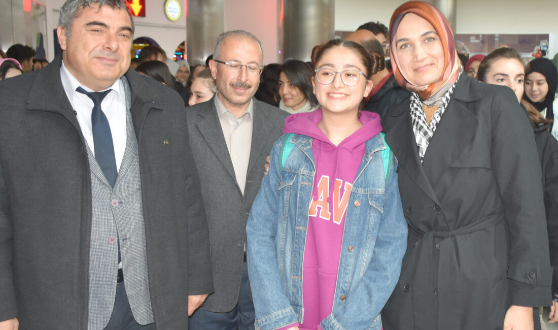 Afyonkarahisar’da Vali Kübra Yiğitbaşı, PKK’lı teröristlerin saldırısı sonucu şehit olan