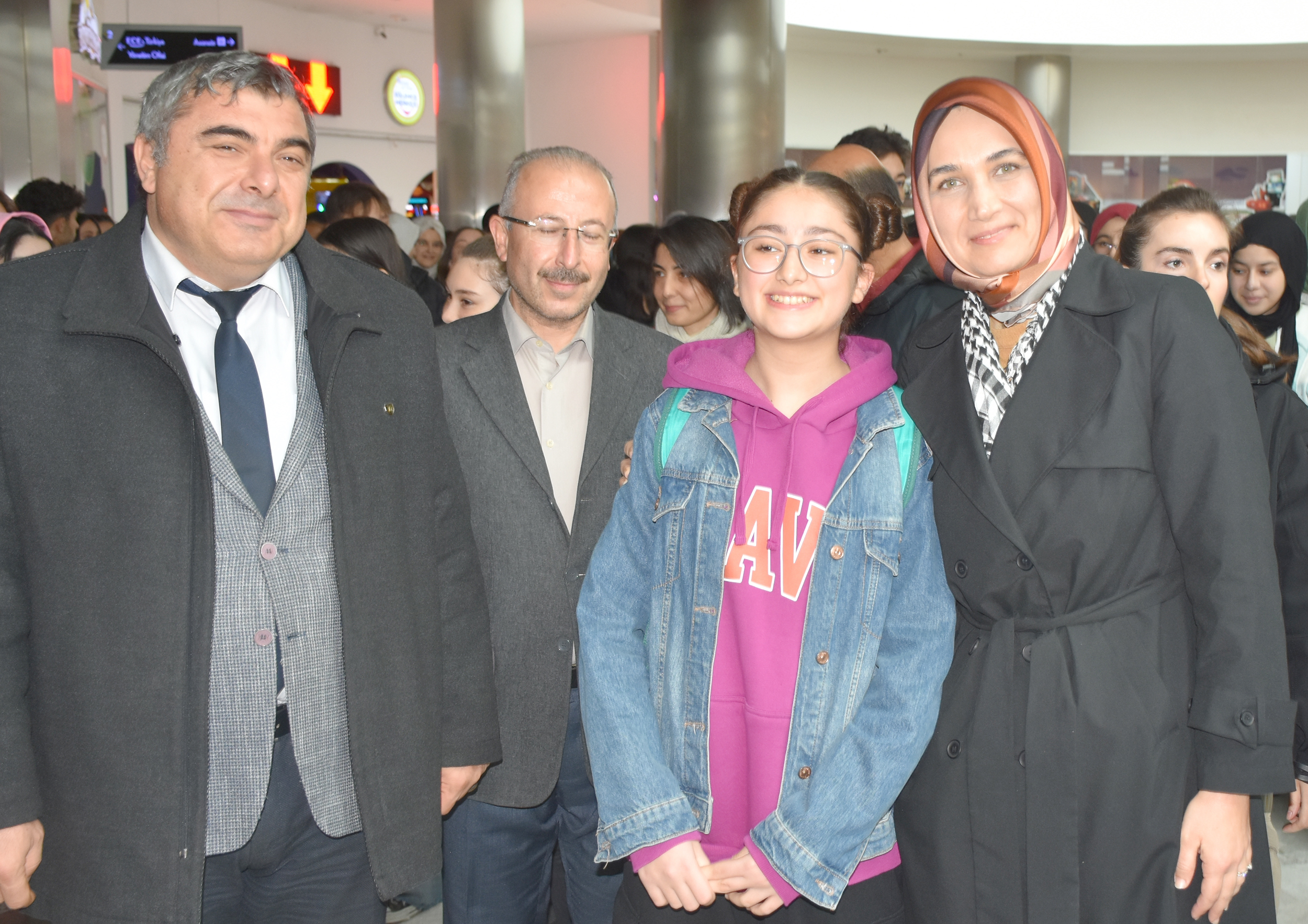 Afyonkarahisar’da Vali Kübra Yiğitbaşı, PKK’lı teröristlerin saldırısı sonucu şehit olan