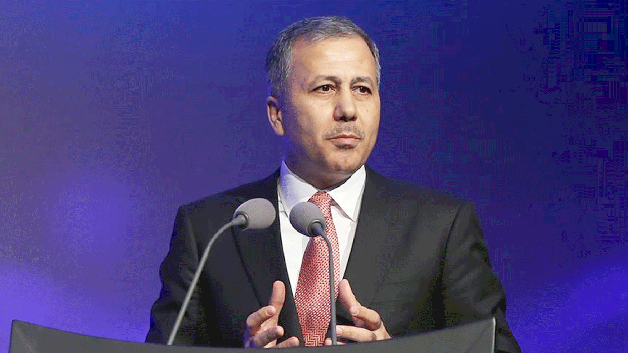 İçişleri Bakanı Ali Yerlikaya, İnterpol tarafından kırmızı bültenle aranan ve