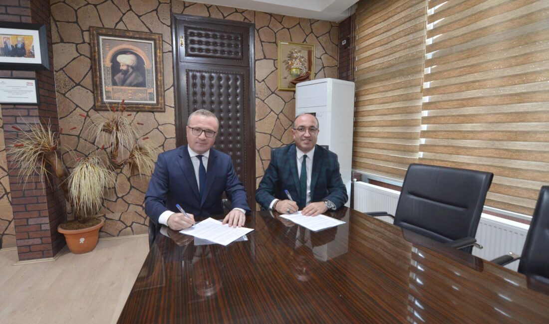 Sandıklı Belediye Başkanı Dr. Mustafa Çöl, belediye personellerin uzun süredir