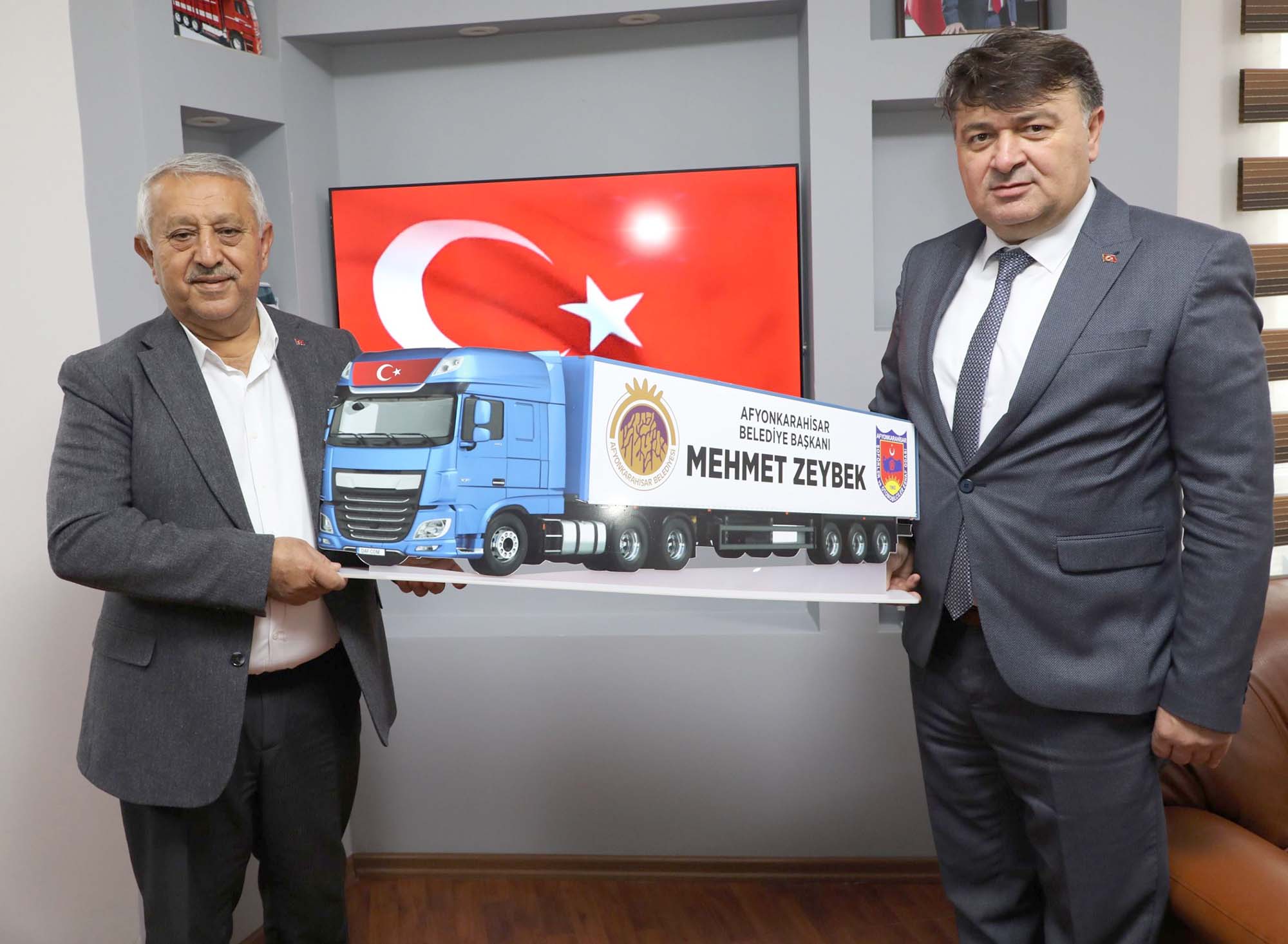 Afyonkarahisar Şoförler ve Otomobilciler Esnaf Odası’nı ziyaret eden Belediye Başkanı