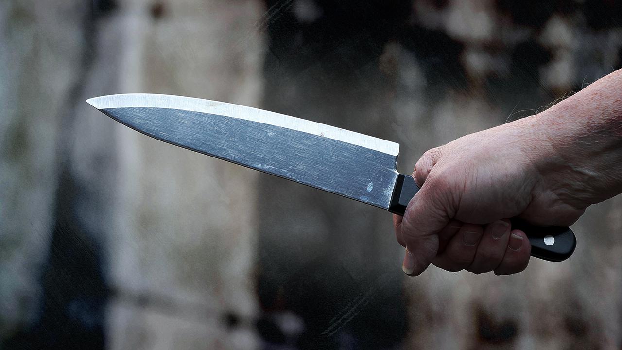 Afyonkarahisar’da yaşanan bıçaklı kavgada 1 kişi ağır yaralandı. Olay, kent