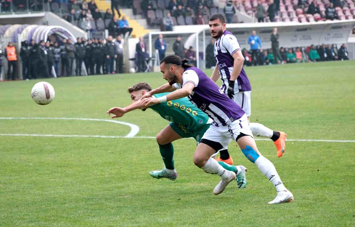 Geçtiğimiz Pazar günü Zafer Stadı’nda oynanan HES İlaç Afyonspor-Bursaspor  maçından